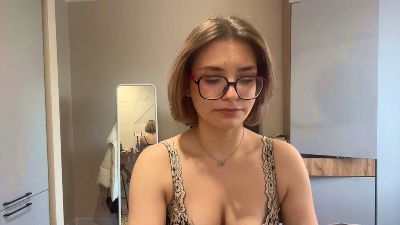 LaureneCables live cam on Cam4