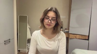 LaureneCables live cam on Cam4