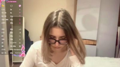LaureneCables live cam on Cam4