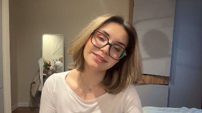 LaureneCables live cam on Cam4