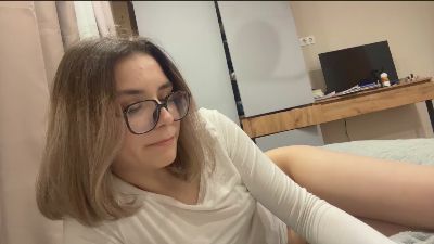 LaureneCables live cam on Cam4