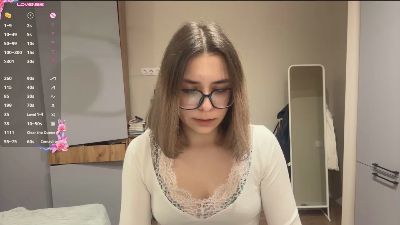 LaureneCables live cam on Cam4