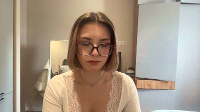 LaureneCables live cam on Cam4