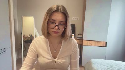 LaureneCables live cam on Cam4
