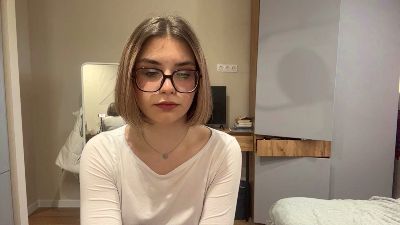 LaureneCables live cam on Cam4