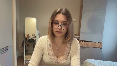 LaureneCables live cam on Cam4