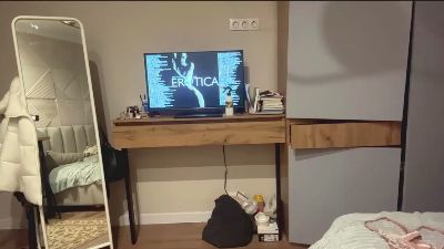 LaureneCables live cam on Cam4