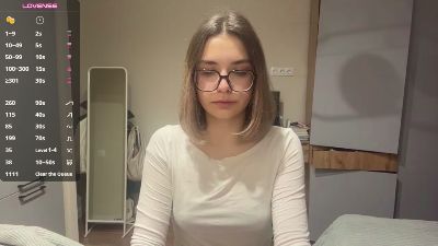 LaureneCables live cam on Cam4