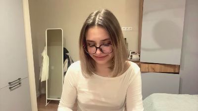 LaureneCables live cam on Cam4