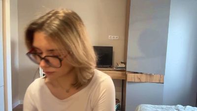 LaureneCables live cam on Cam4
