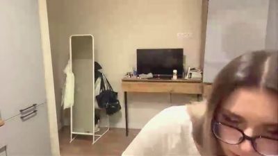 LaureneCables live cam on Cam4