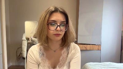 LaureneCables live cam on Cam4