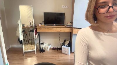 LaureneCables live cam on Cam4