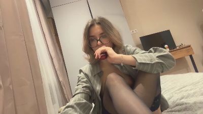 LaureneCables live cam on Cam4