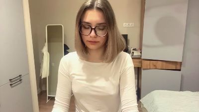 LaureneCables live cam on Cam4