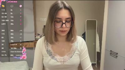LaureneCables live cam on Cam4