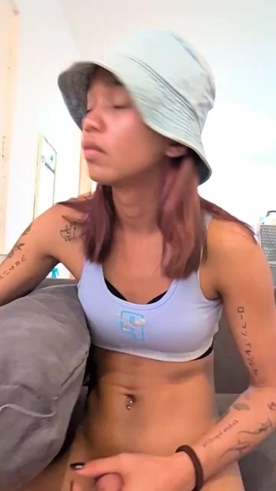 LaureneFromPH live cam on Cam4