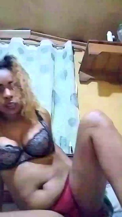Lauresse24 live cam on Cam4