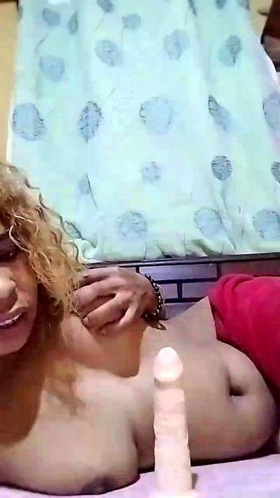 Lauresse24 live cam on Cam4