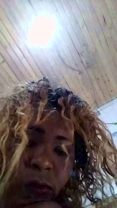 Lauresse24 live cam on Cam4