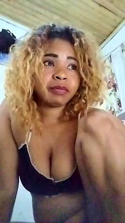 Lauresse24 live cam on Cam4