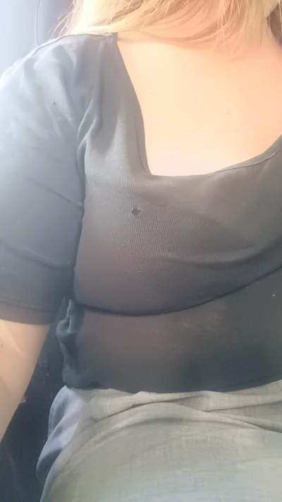 Lauretta30 live cam on Cam4