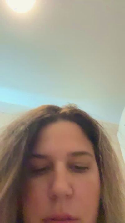 Lauretta5702 live cam on Cam4