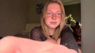 LauretteGoss live cam on Cam4