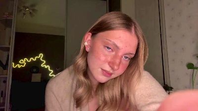 LauretteGoss live cam on Cam4