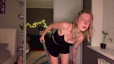 LauretteGoss live cam on Cam4