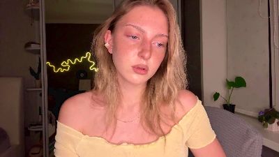 LauretteGoss live cam on Cam4