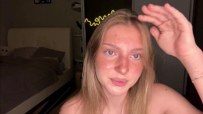 LauretteGoss live cam on Cam4