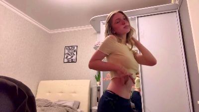 LauretteGoss live cam on Cam4