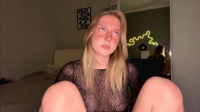 LauretteGoss live cam on Cam4