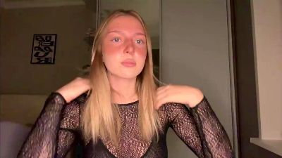 LauretteGoss live cam on Cam4