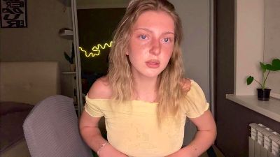 LauretteGoss live cam on Cam4