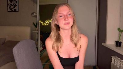 LauretteGoss live cam on Cam4
