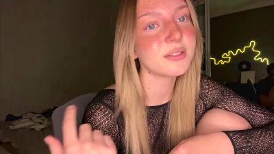 LauretteGoss live cam on Cam4