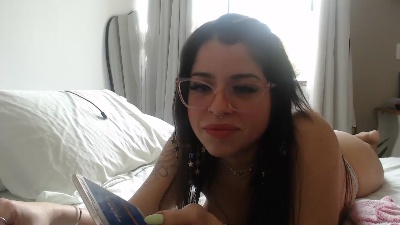Lauri live cam on Cam4
