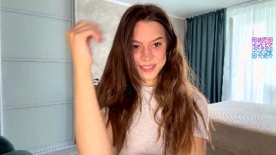 LaurieKempkens live cam on Cam4
