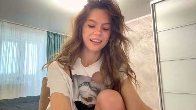 LaurieKempkens live cam on Cam4