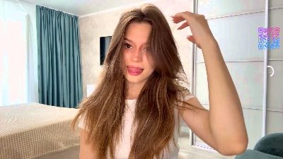 LaurieKempkens live cam on Cam4