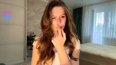 LaurieKempkens live cam on Cam4
