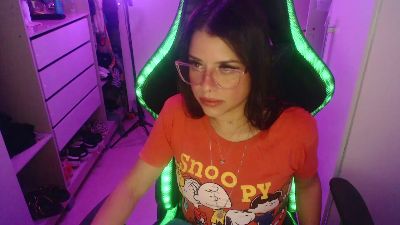 Lauriiis live cam on Cam4
