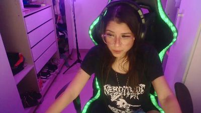 Lauriiis live cam on Cam4