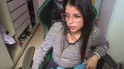 Lauriiis live cam on Cam4
