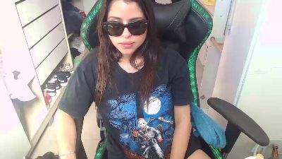 Lauriiis live cam on Cam4