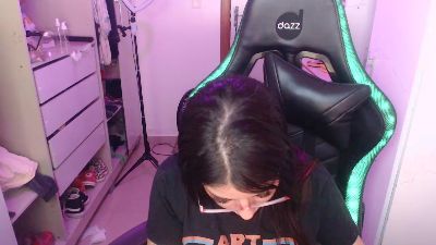 Lauriiis live cam on Cam4
