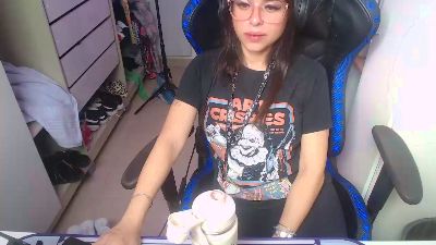 Lauriiis live cam on Cam4