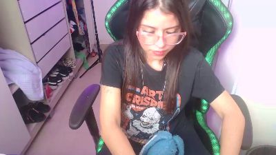 Lauriiis live cam on Cam4